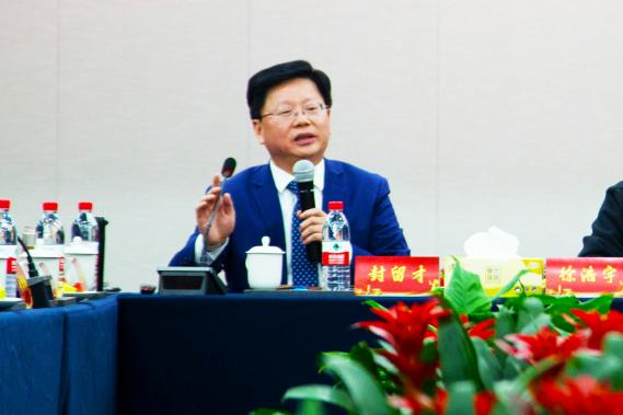 集團與泰州中學(xué)聯(lián)合舉辦“校企同關(guān)愛，勵學(xué)助成長”座談會