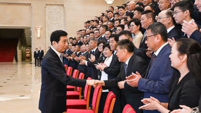 揚(yáng)子江藥業(yè)集團(tuán)董事長(zhǎng)徐浩宇獲“優(yōu)秀中國(guó)特色社會(huì)主義事業(yè)建設(shè)者”稱(chēng)號(hào)