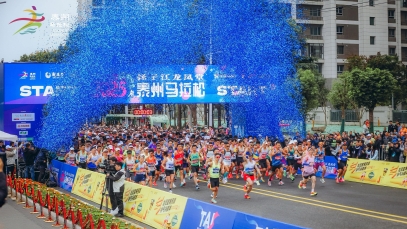 健康賦能每一步，揚(yáng)子江龍鳳堂2025泰州馬拉松賽鳴槍開跑